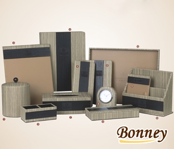 guestroom leather 03